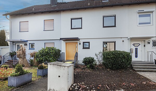 Casa centrale a schiera a 5 camere | Unterschleißheim | 70187 | Ansicht von der Straße aus