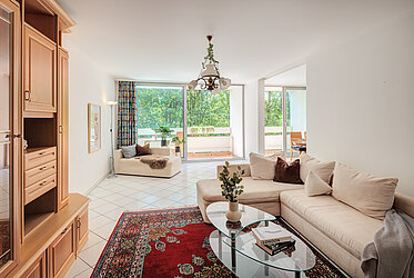 Bogenhausen: Ampio trilocale in Arabellapark