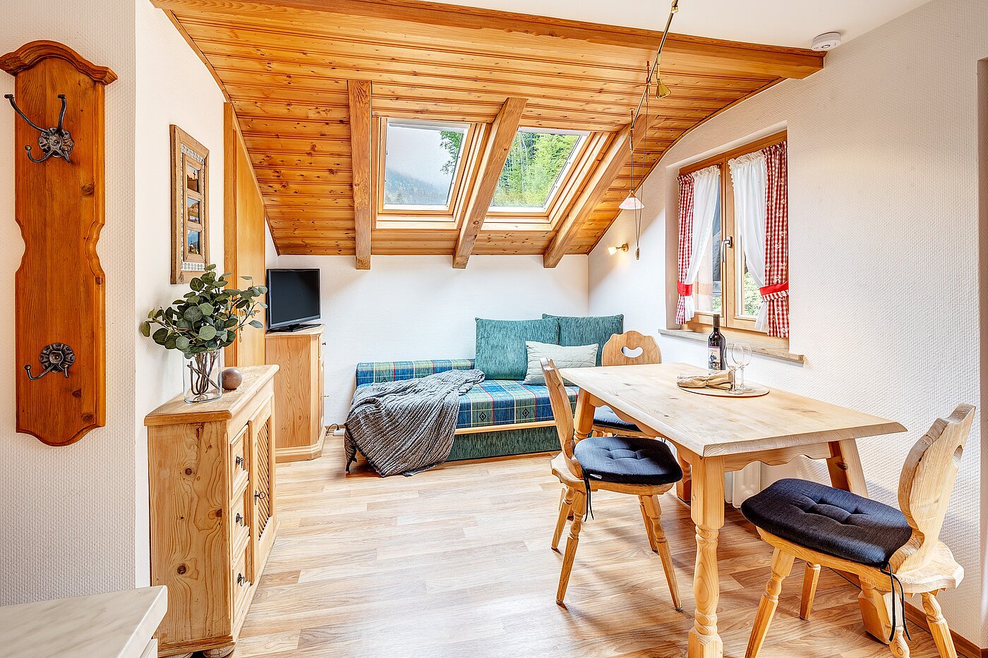 Appartamento mansardato a 2 camere | Bad Wiessee | 70017 | Wohnen und Essen