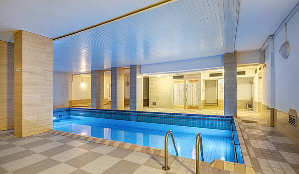 Appartamento al piano terra a 2 camere | München-Schwabing | 70394 | Schwimmbad