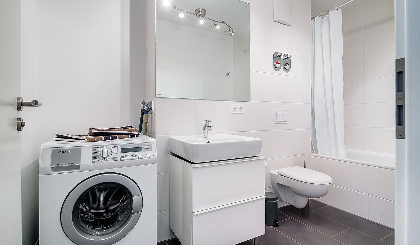 Appartamento a 3 camere | München-Moosach | 70164 | Badezimmer mit Waschmaschinenanschluss..