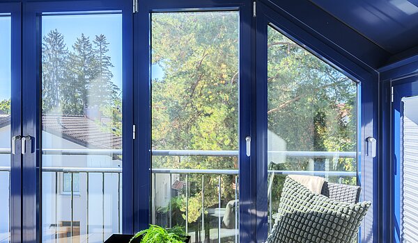 Appartamento mansardato a 3 camere | 70501 | Einladender Wintergarten