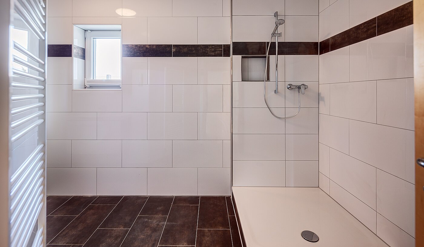 Casa bifamiliare a 6.5 camere | Unterschleißheim | 70122 | ...mit großer Dusche