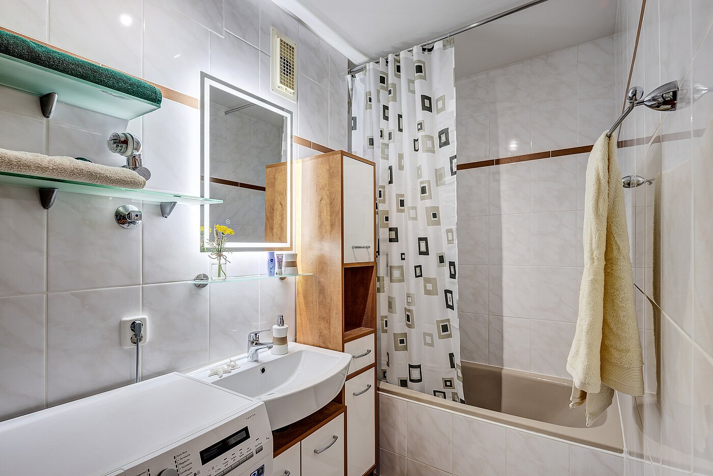 Appartamento a 1 camera | München-Bogenhausen | 70070 | Badezimmer mit Wanne