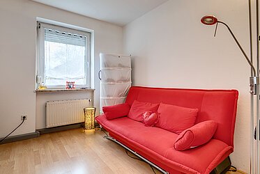Milbertshofen: Bilocale con grande cucina abitabile