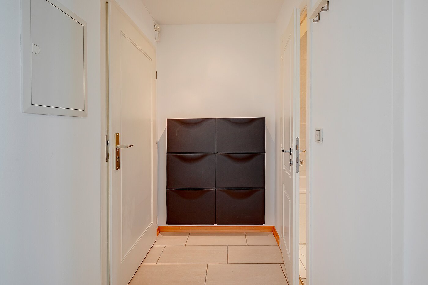 Appartamento a 2 camere | München-Schwabing | 70130 | Diele Blickrichtung Eingang