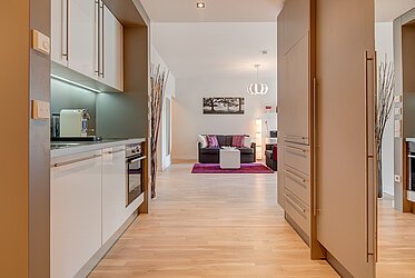 Bogenhausen: elegante appartamento di 1,5 locali con balcone – moderno, luminoso – presto disponibile