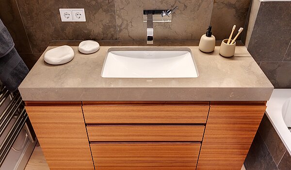 Appartamento a 3 camere | 70046 | ...mit Natursteinwaschtisch