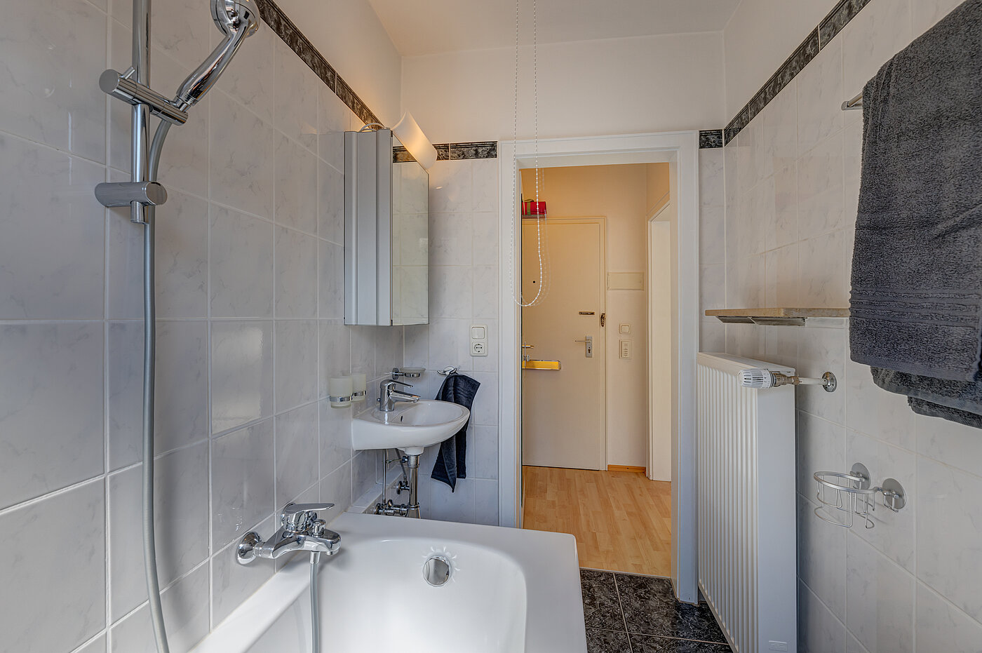 Appartamento a 1 camera | München-Schwabing | 70449 | Hell gefliestes ...