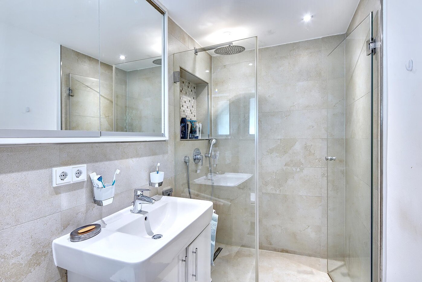 Casa indipendente a 8 camere | 70229 | Neues Bad mit Dusche...