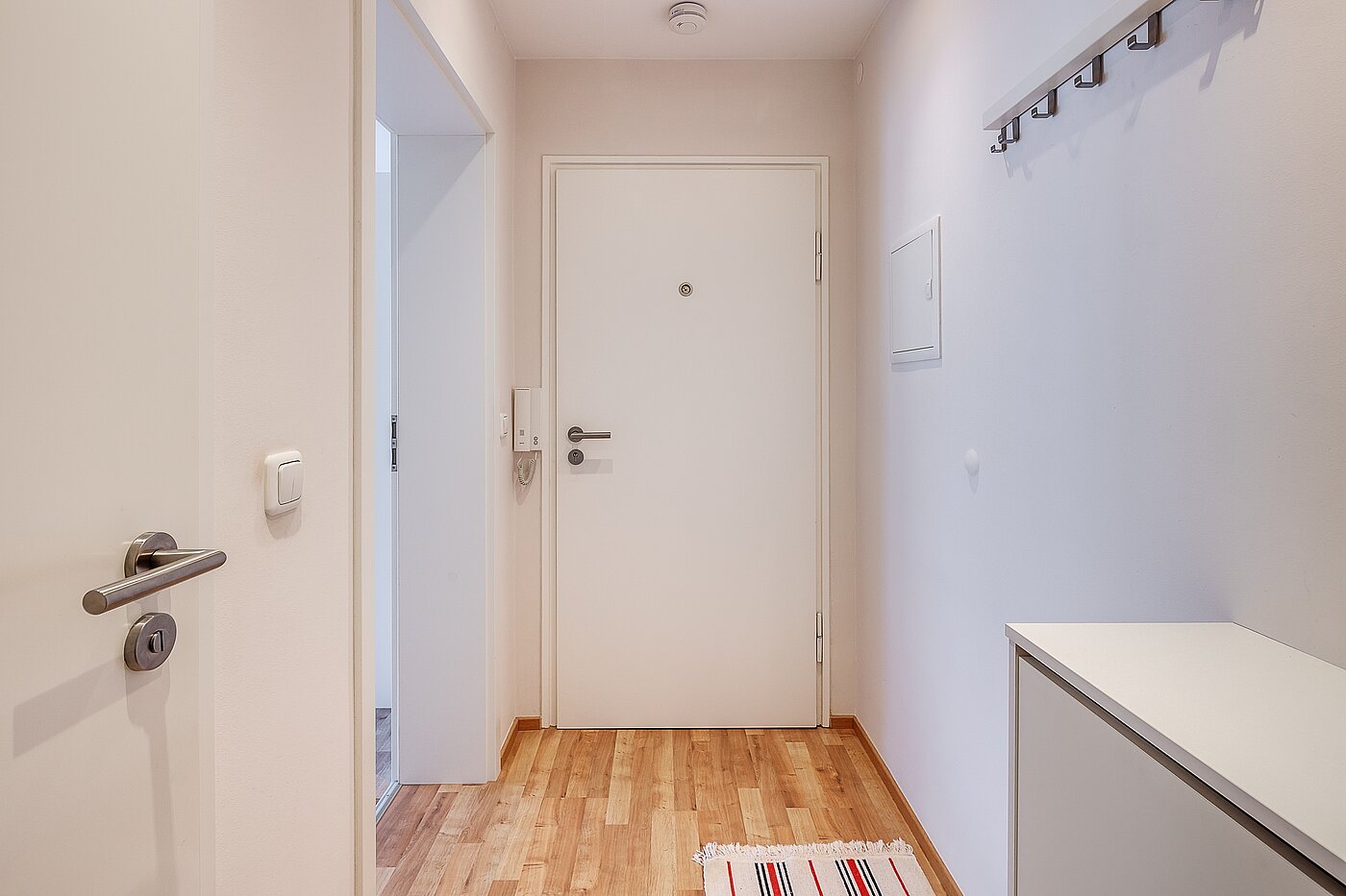 Appartamento a 1.5 camere | München-Schwanthalerhöhe | 2211ML8 | Wohnungseingang mit Garderobe