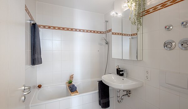 Appartamento al piano terra a 2 camere | München-Laim | 70464 | ...modernen Bad
