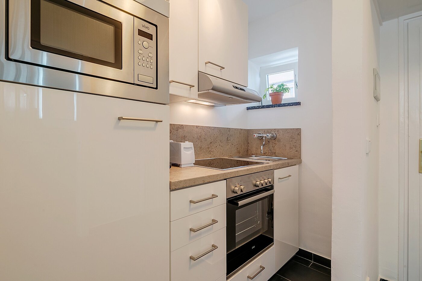 Appartamento a 1 camera | München-Schwabing | 2105ML1 | Küche mit Fenster...