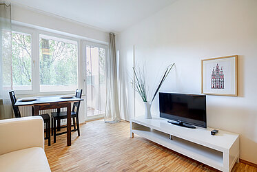 Sendling: luminoso monolocale con balcone vicino alla Theresienwiese - libero