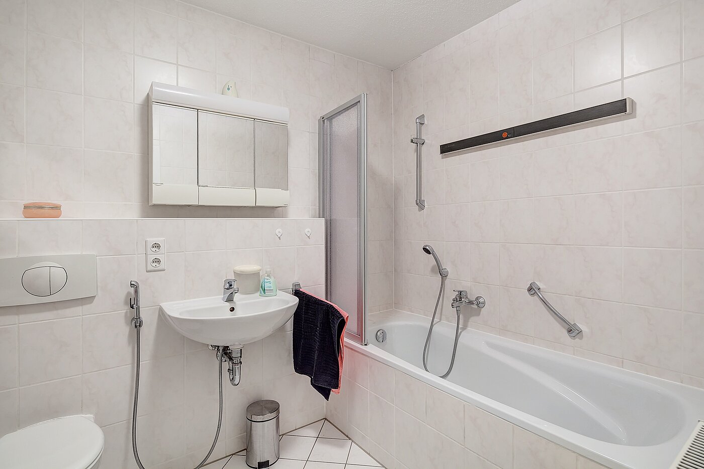Appartamento a 2 camere | München-Pasing | 70141 | Badezimmer mit Wanne