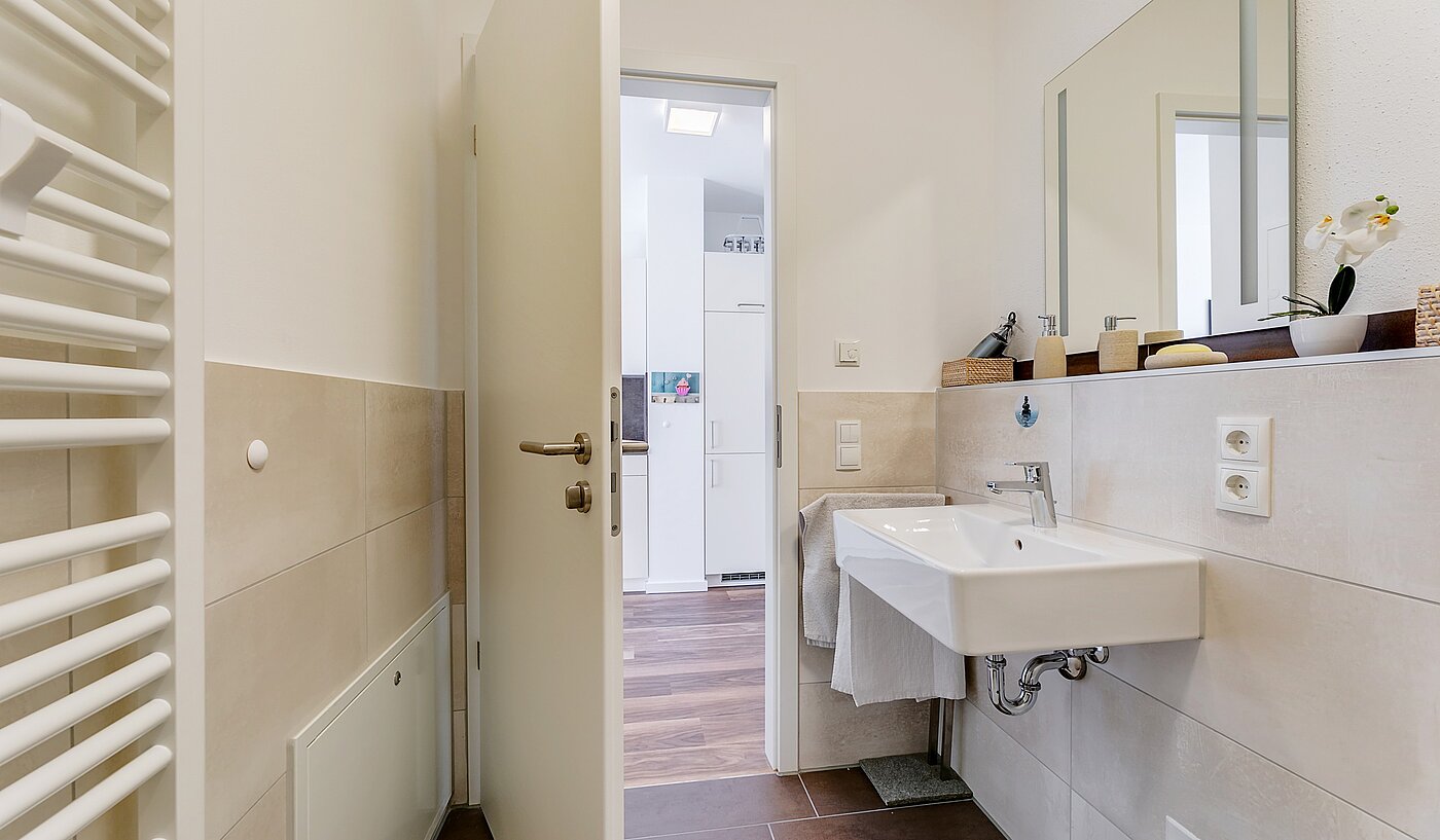 Appartamento al piano terra a 1 camera | München-Milbertshofen | 2202ML8 | ...und Handtuchheizkörper