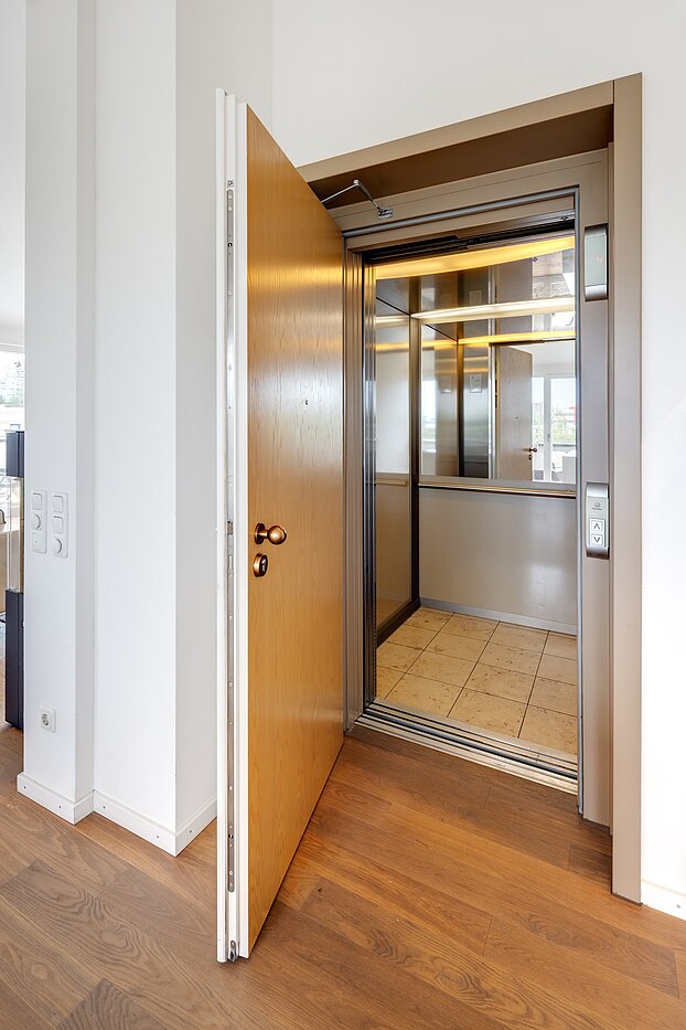 Penthouse a 3.5 camere | München-Oberföhring | 70237 | ...direktem Zugang zum Lift