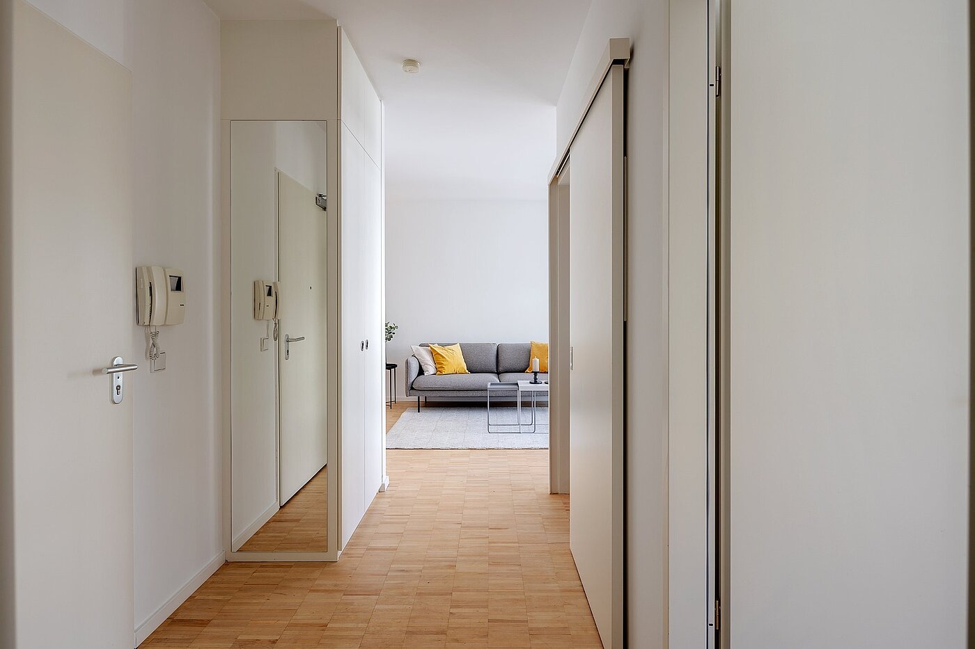Appartamento a 2 camere | München-Thalkirchen | 2107ML2 | ...und Blick ins Wohnzimmer