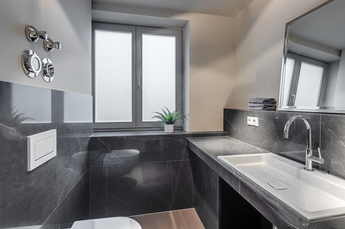 Piano rialzato a 2 camere | München-Lehel | 2012ML1 | Mit Fenster und...
