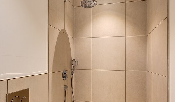 Terrassenwohnung a 3 camere | München-Harlaching | 70371 | bodengleicher Dusche