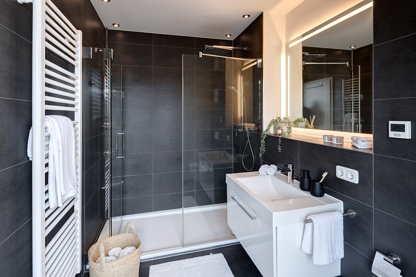 Penthouse a 3.5 camere | München-Oberföhring | 70237 | En Suite Duschbad...