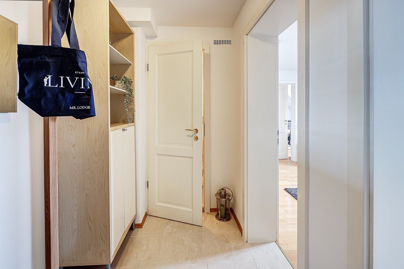 Appartamento mansardato a 2 camere | München-Au | 2209ML3 | Flur Blickrichtung Bad