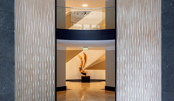 Appartamento a 3 camere | 70046 | Großzügige Eingangshalle...