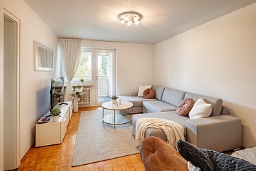 Thalkirchen: appartamento bilocale con balcone esposto a sud-est al 5° piano - libero