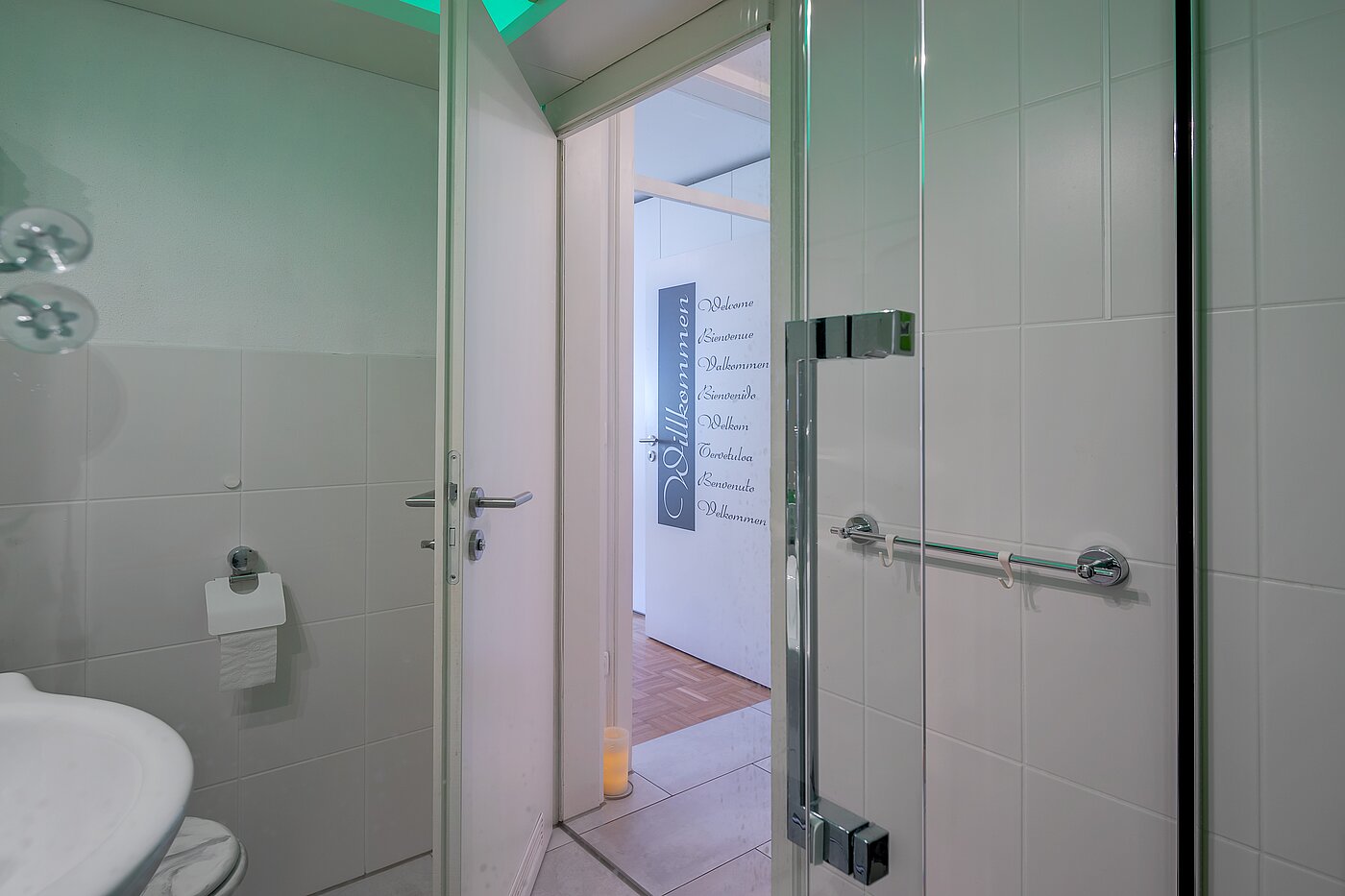 Appartamento a 1 camera | 700322 | Weiß gefliest