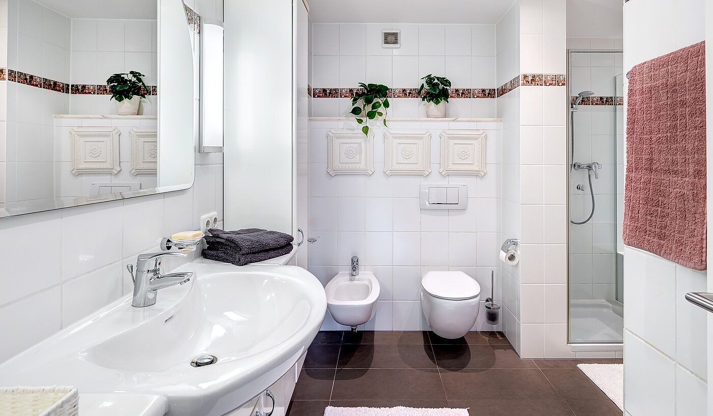 Appartamento a 3.5 camere | 70284 | Bad mit...