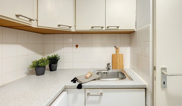 Appartamento a 2 camere | München-Sendling-Westpark | 2204ML2 | Kompakte Küche...