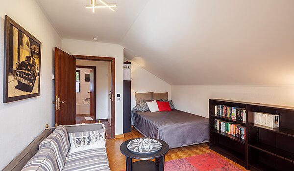 Casa indipendente a 4 camere | Neubiberg | 70429 | Schlafzimmer II im OG