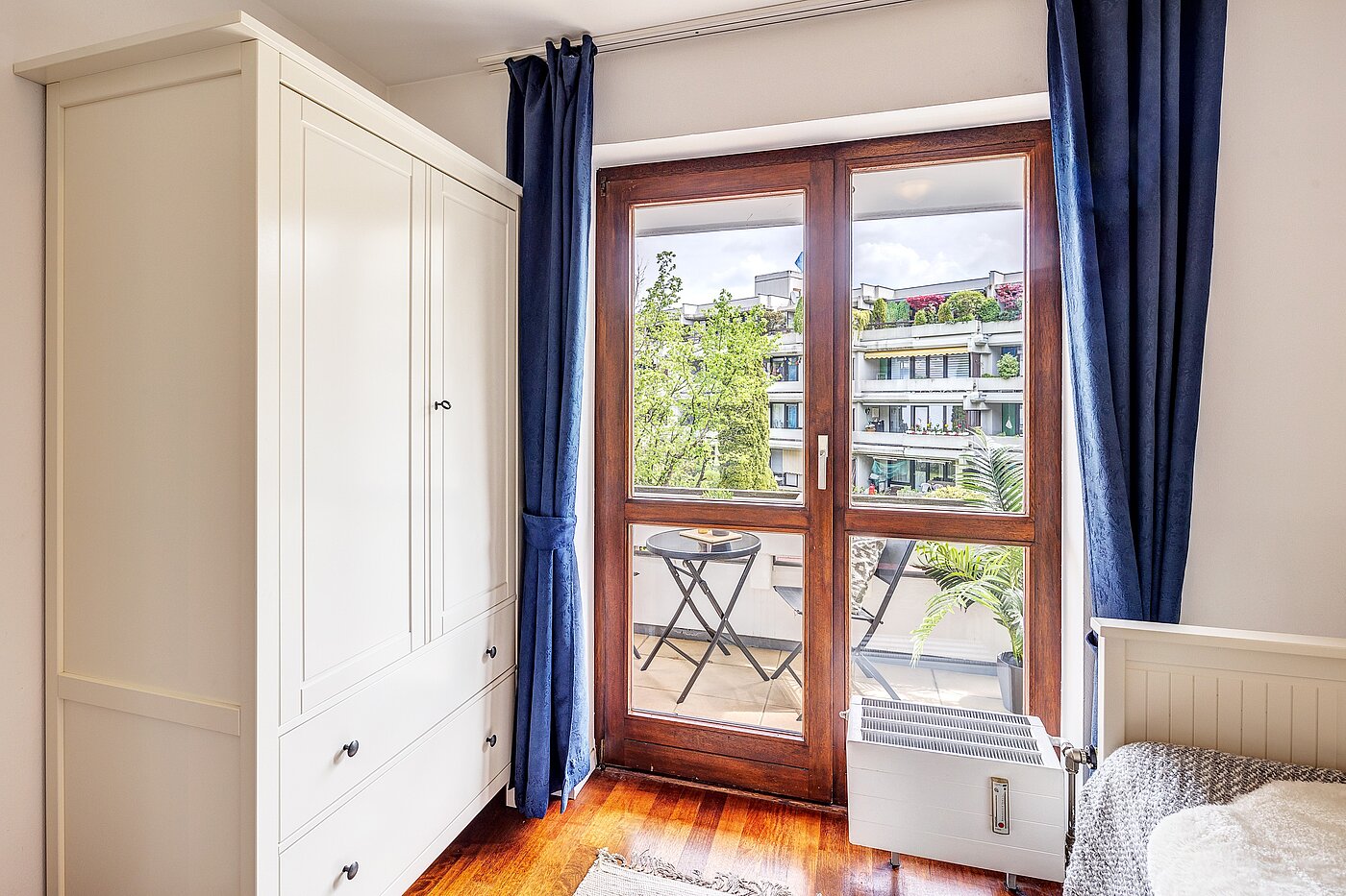 Appartamento a 3 camere | München-Schwabing | 2202ML12 | ...und Zugang zum Balkon