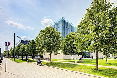 Maxvorstadt: Pinakotheken - appartamento all'ultimo piano con galleria di 1,5 stanze - disponibile