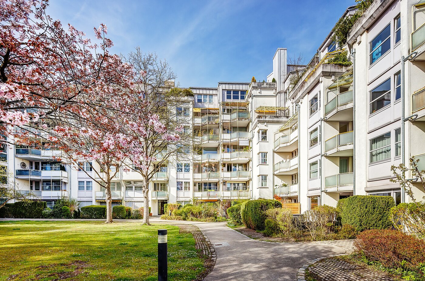 Appartamento a 1.5 camere | München-Bogenhausen | 2203ML2 | Ansicht vom Innenhof aus