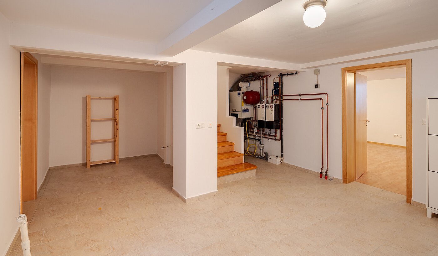 Casa bifamiliare a 6.5 camere | Unterschleißheim | 70122 | Großer Kellerraum mit Platz für die...