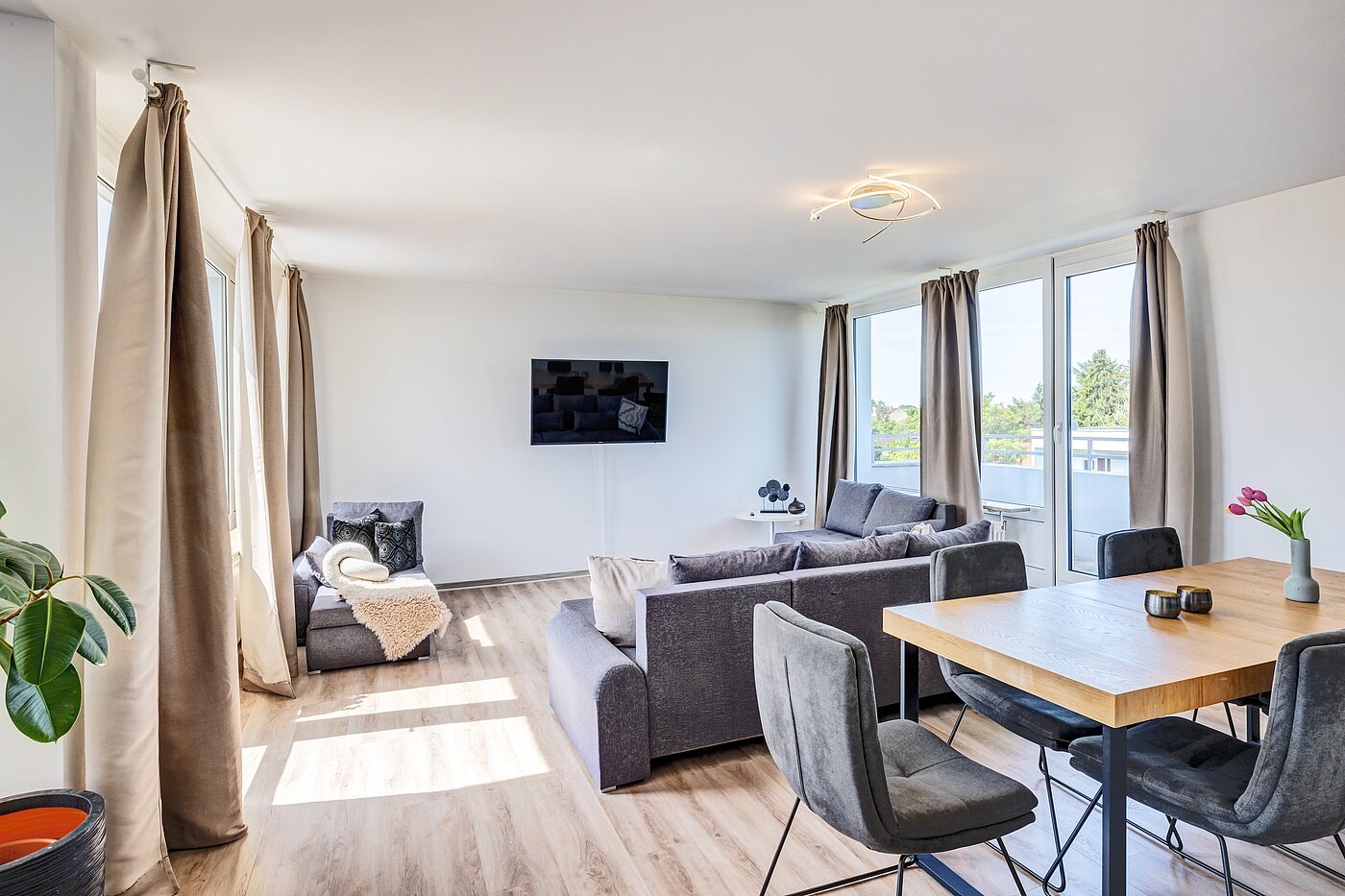 Terrassenwohnung a 3.5 camere | München-Berg am Laim | 123456 | ...
