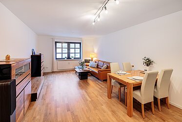 Neuhausen: appartamento di 2 stanze a due passi da Rotkreuzplatz