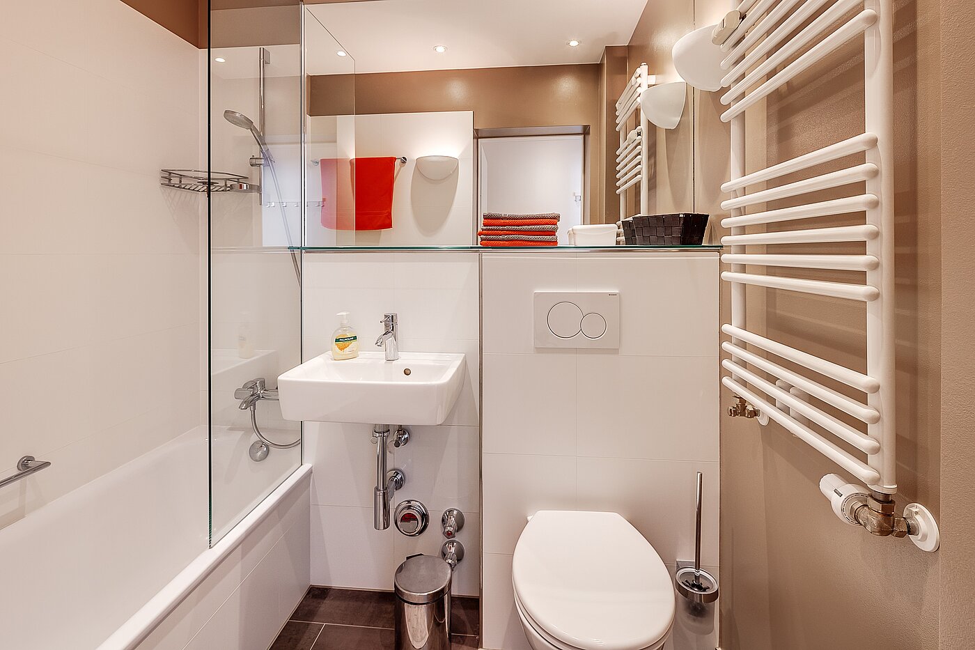 Appartamento a 1.5 camere | München-Schwanthalerhöhe | 2211ML8 | Gefliestes Bedezimmer