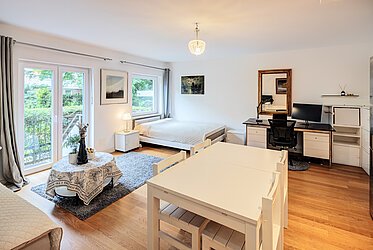 Haidhausen: tranquillo monolocale al piano rialzato con piccolo giardino - presto disponibile