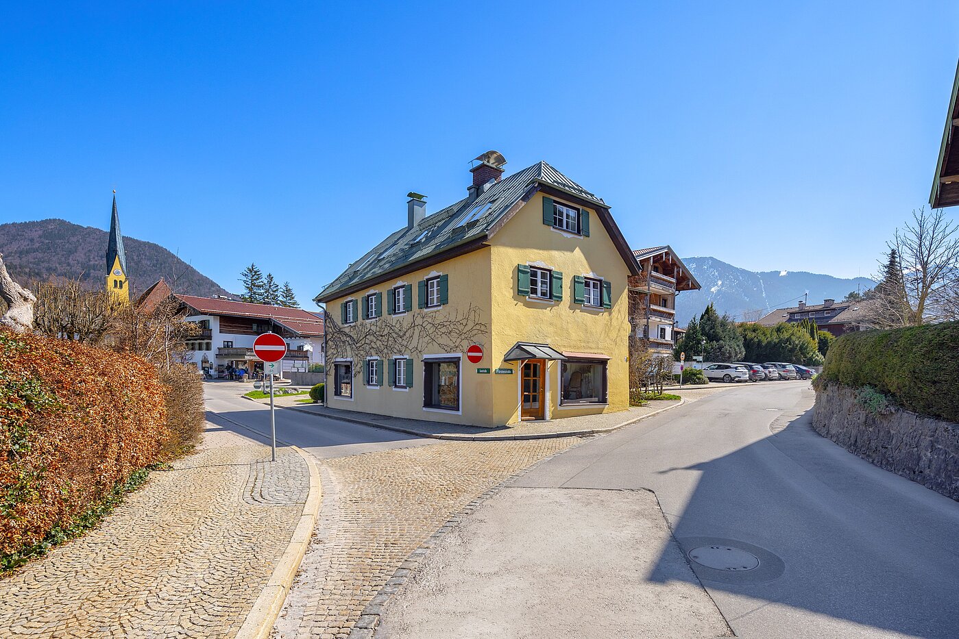 Mehrfamilienhaus a 11 camere | Rottach-Egern | 70215 | In unmittelbarer Nähe zum See.
