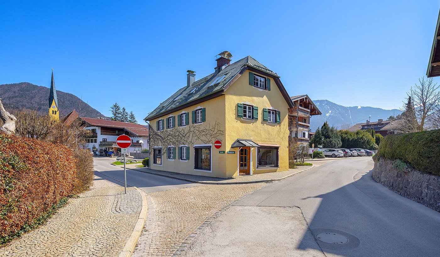 Mehrfamilienhaus a 11 camere | Rottach-Egern | 70215 | In unmittelbarer Nähe zum See.