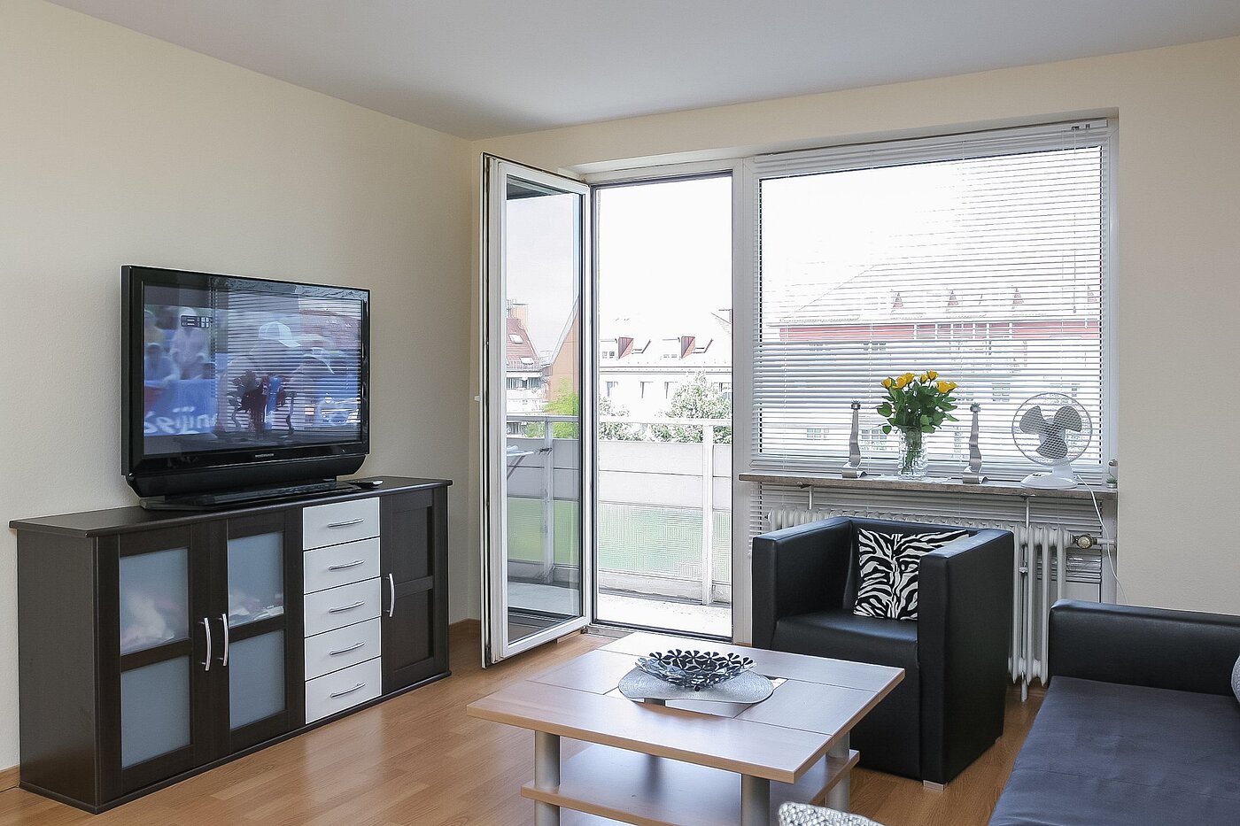 Appartamento a 2 camere | München-Nymphenburg | 1805ML3 | Helles Wohnzimmer