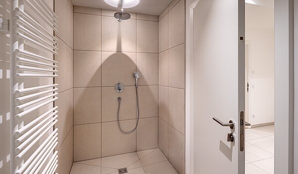 Terrassenwohnung a 3 camere | München-Harlaching | 70371 | Duschbad