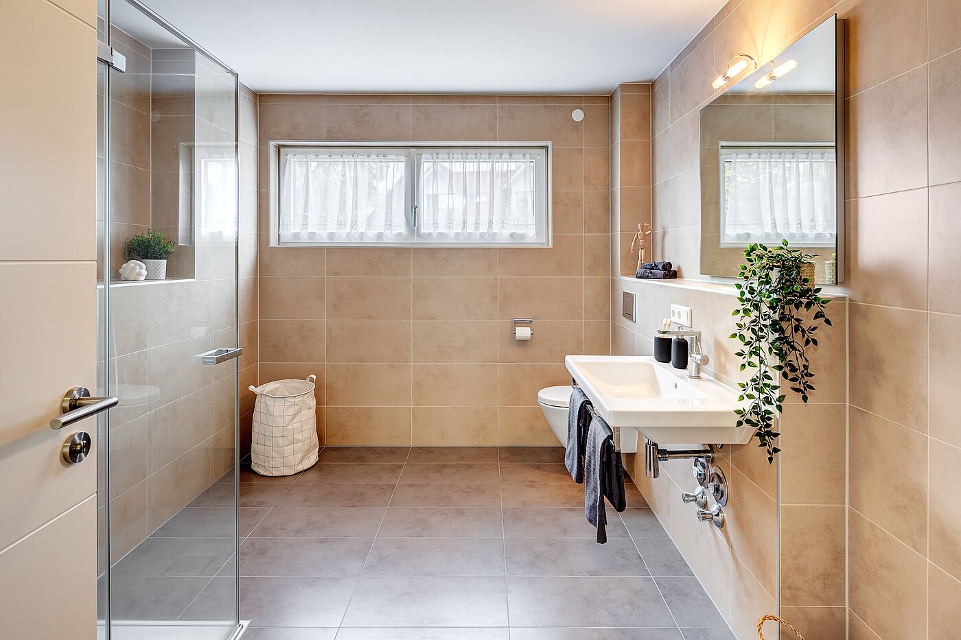 Appartamento a 3 camere | Gauting | 70116 | Bad mit Fenster