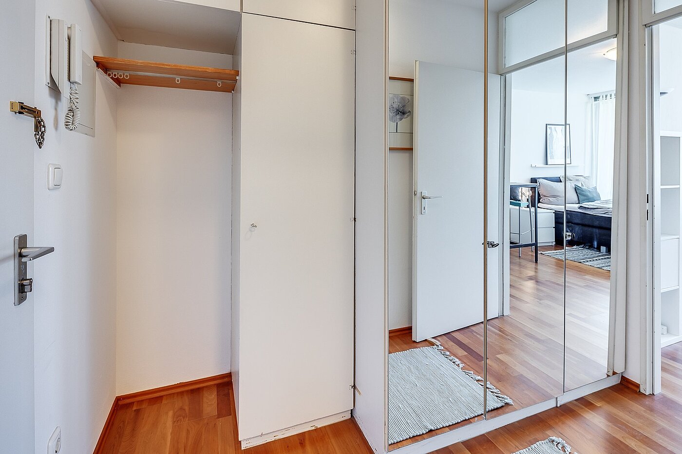 Appartamento a 1 camera | München-Bogenhausen | 2103ML6 | Kleiderschrank mit Garderobe