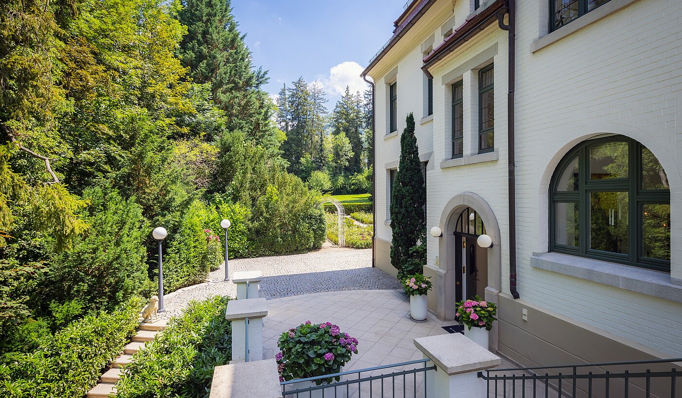 Villa a 9 camere | Reutlingen | 70231 | Eingangsbereich