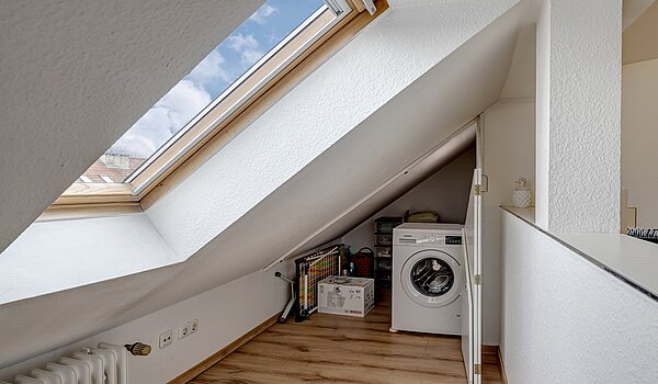 Appartamento mansardato a 4.5 camere | München-Ludwigsvorstadt | 70461 | Wohnen / Essen