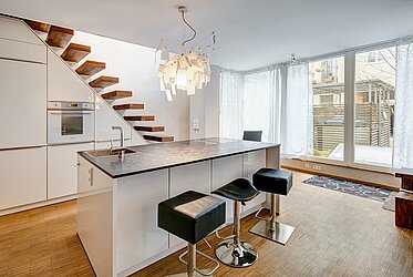 Neuhausen: Casa a schiera di 2 stanze con stile e comfort