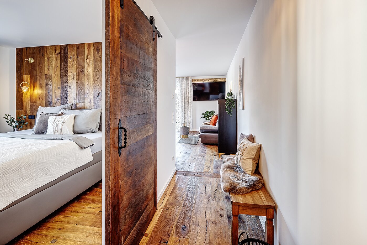 Appartamento al piano terra a 2 camere | Bad Wiessee | 700942 | Attraktive Altholztür zur räumlichen Trennung